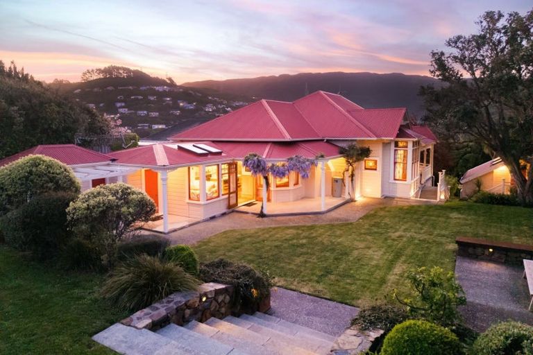 Photo of property in 11 Trelissick Crescent, Ngaio, Wellington, 6035
