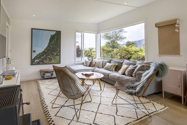 Photo of property in 16 Stuart Street, Lake Kaniere, Kokatahi, 7881