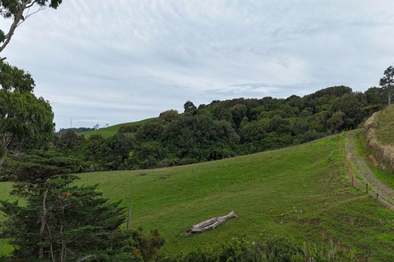 Photo of property in 114 Ackworth Road, Lepperton, New Plymouth, 4373