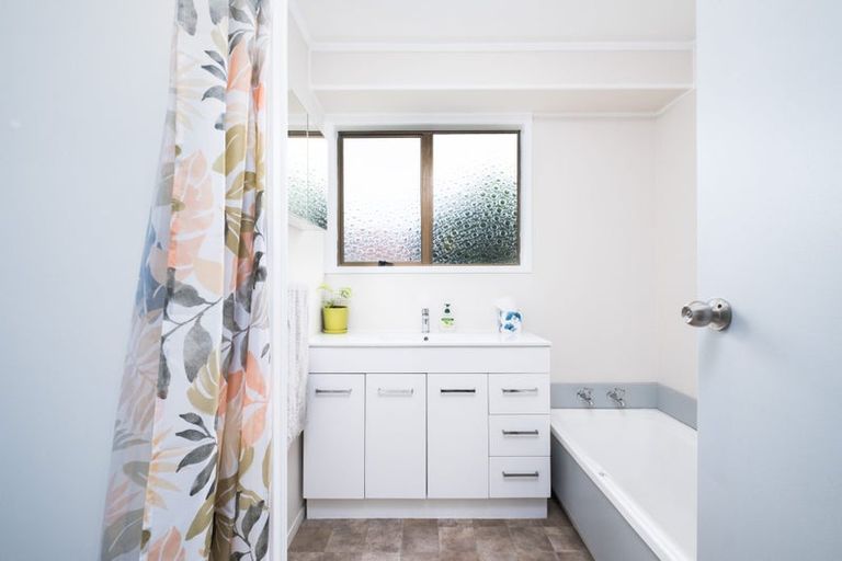 Photo of property in 245 Weymouth Road, Manurewa, Auckland, 2102