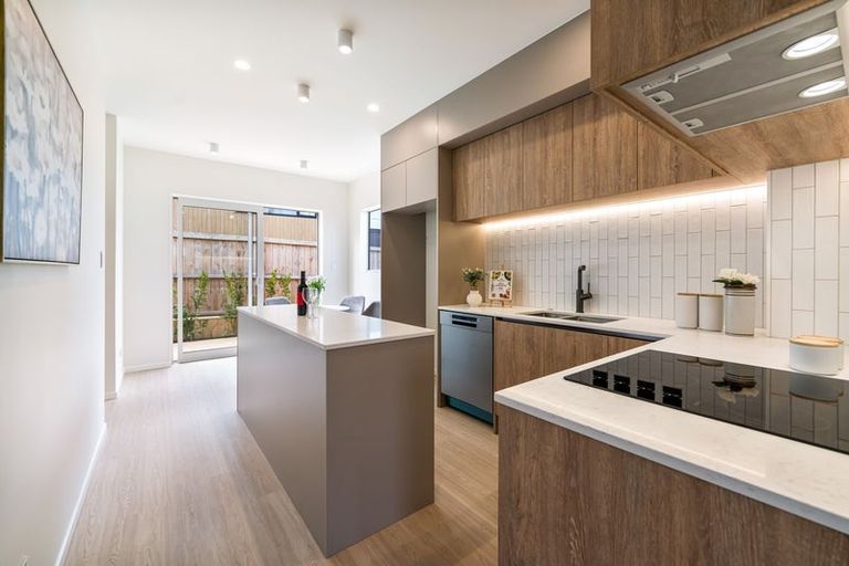Photo of property in 6c Law Street, Torbay, Auckland, 0630