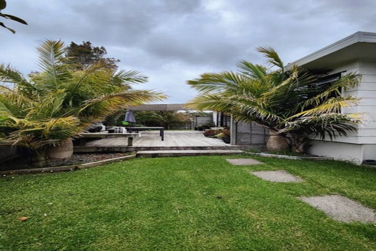 Photo of property in 103 Aviemore Drive, Highland Park, Auckland, 2010