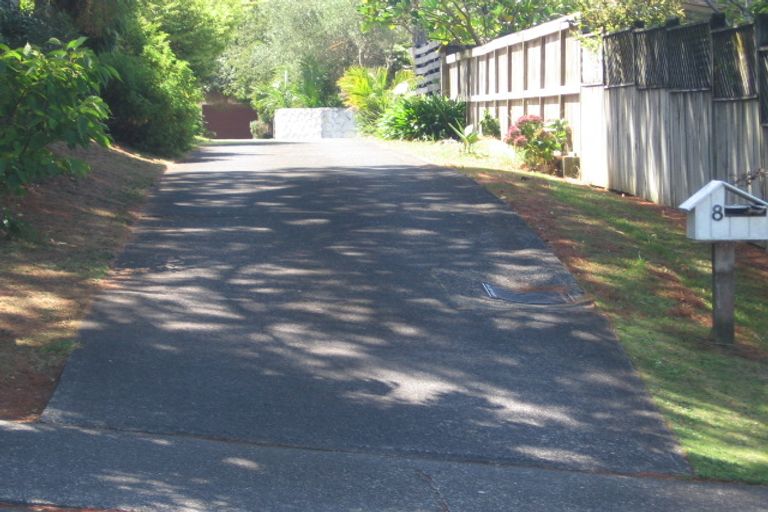 Photo of property in 3/6 Gladys Avenue, Glenfield, Auckland, 0629