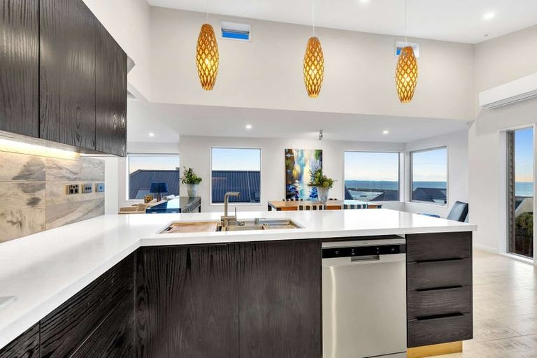 Photo of property in 6 Dunkeld Lane, Redcliffs, Christchurch, 8081