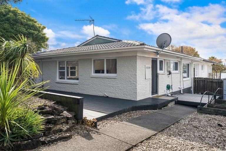 Photo of property in 1/1 Broadview Place, Howick, Auckland, 2014