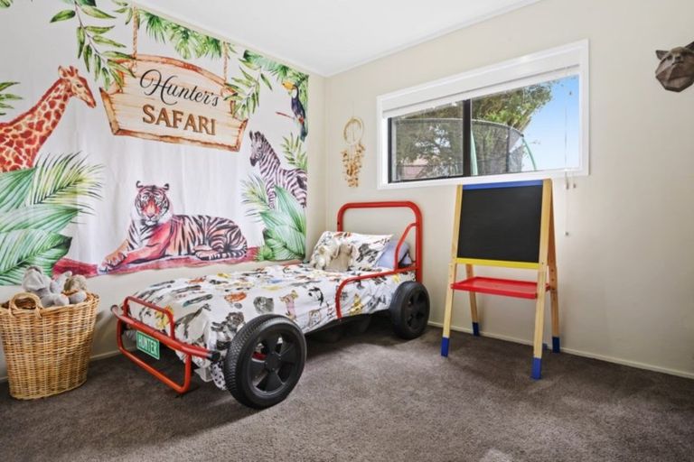 Photo of property in 21 Riverside Drive, Waiuku, 2123