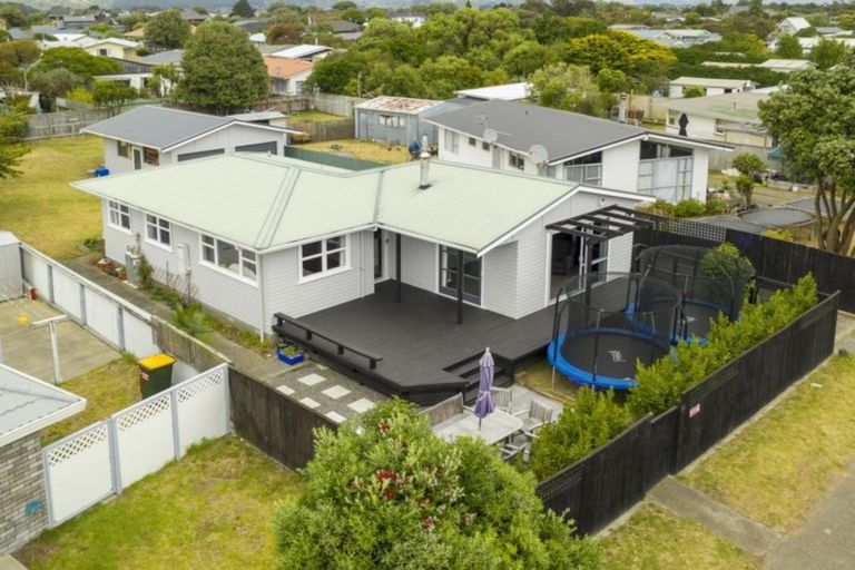 Photo of property in 22 Rangiatea Street, Paraparaumu Beach, Paraparaumu, 5032