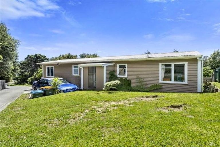 Photo of property in 79 Arawhata Street, Ranui, Porirua, 5024