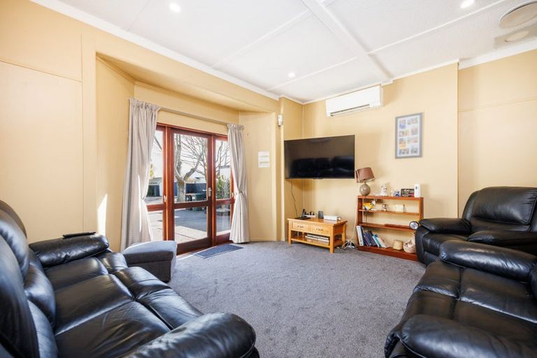 Photo of property in 41 Rangitane Street, Palmerston North, 4414