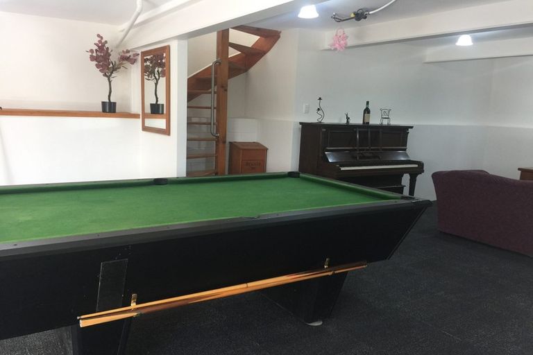 Photo of property in 57 Fairmount Road, Titirangi, Auckland, 0604