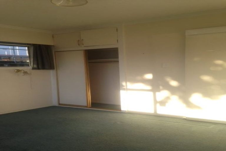 Photo of property in 77 Memorial Avenue, Ilam, Christchurch, 8053