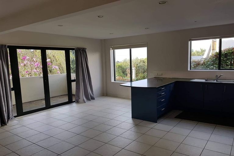 Photo of property in 41 Beulah Avenue, Rothesay Bay, Auckland, 0630
