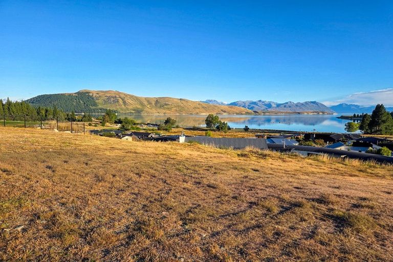 Photo of property in 2 Rankin Rise, Lake Tekapo, 7999