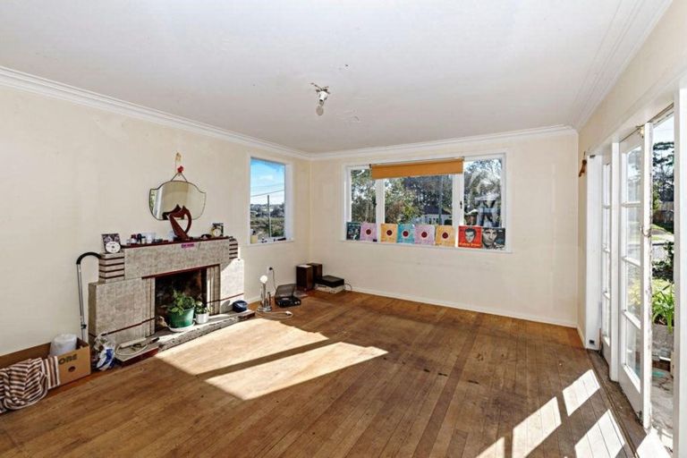 Photo of property in 2 Celsmere Lane, Te Atatu Peninsula, Auckland, 0610