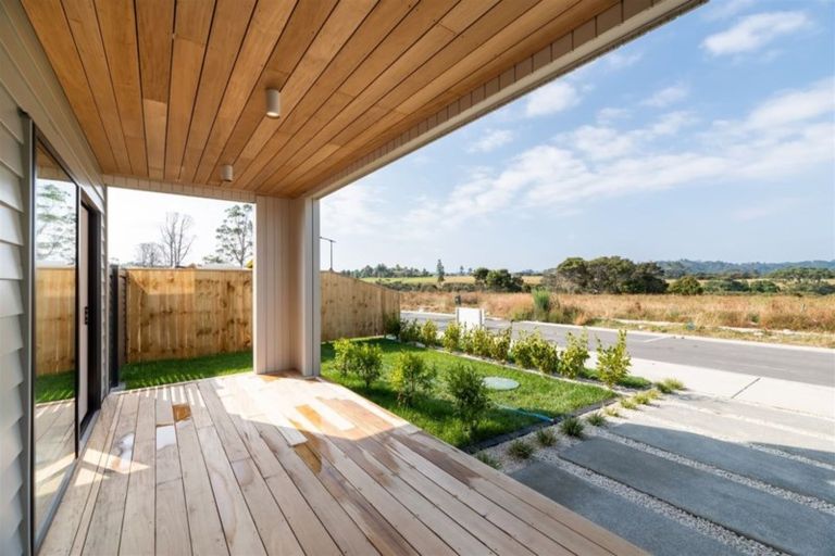 Photo of property in 11 Tai Crescent, Hobsonville, Auckland, 0616