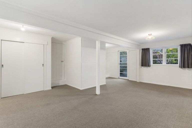 Photo of property in 1/420 Beach Road, Mairangi Bay, Auckland, 0630