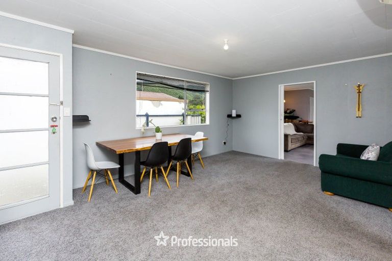 Photo of property in 71f2/ Gemstone Drive, Birchville, Upper Hutt, 5018