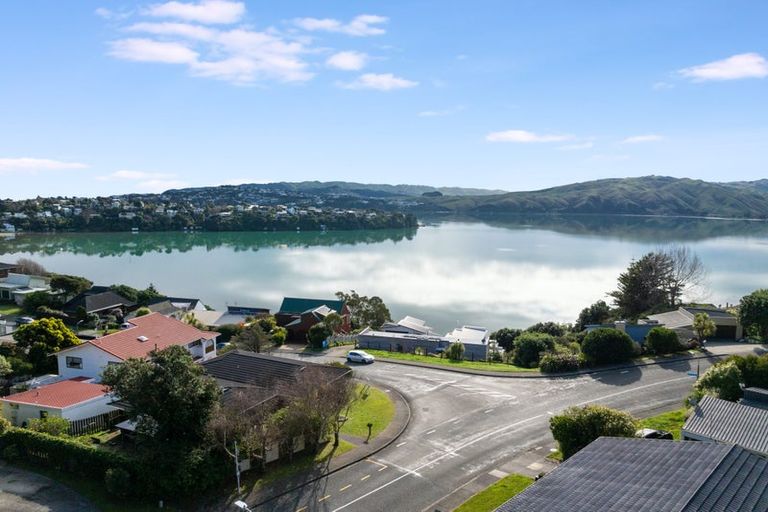 Photo of property in 25 Leeward Drive, Whitby, Porirua, 5024