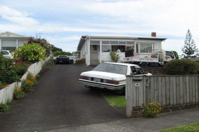 Photo of property in 25 Kiwi Esplanade, Mangere Bridge, Auckland, 2022