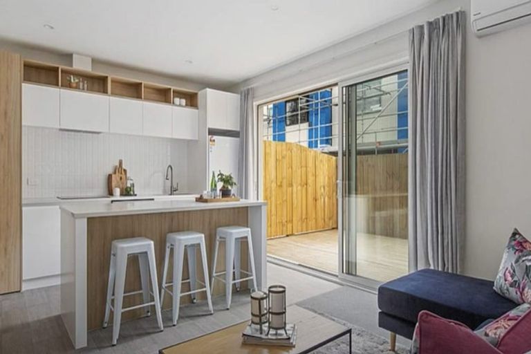 Photo of property in 44u4 May Street, Hamilton East, Hamilton, 3216