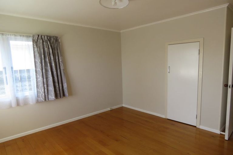 Photo of property in 1/4 Shamrock Lane, Te Atatu Peninsula, Auckland, 0610