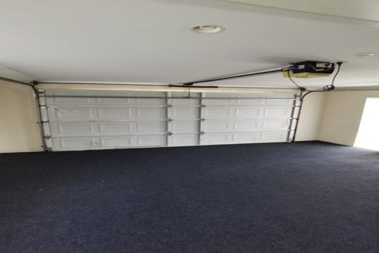 Photo of property in 22 Maghera Drive, East Tamaki Heights, Auckland, 2016