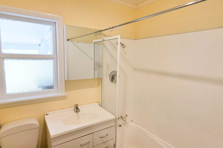 Photo of property in 52 Sunny Grove, Wainuiomata, Lower Hutt, 5014
