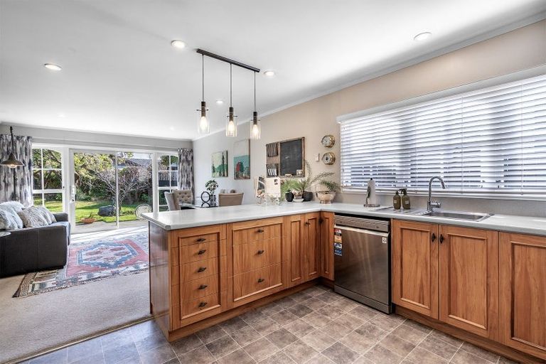 Photo of property in 30 Cruickshank Crescent, Rosedale, Invercargill, 9810