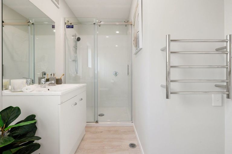 Photo of property in 2/1 Williams Place, Fairfield, Hamilton, 3214