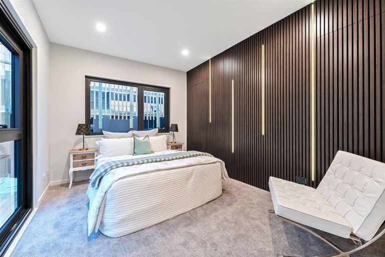 Photo of property in 25 Whakairo Crescent, Gulf Harbour, 0930