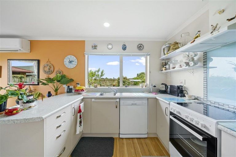 Photo of property in Rangeview Villas, 45/9 Fuller Close, Levin, 5510