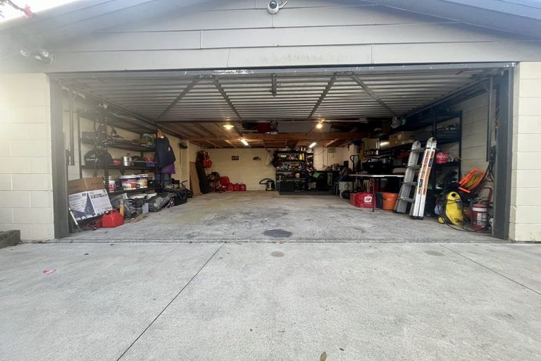 Photo of property in 55 Solomon Avenue, Redwood, Christchurch, 8051