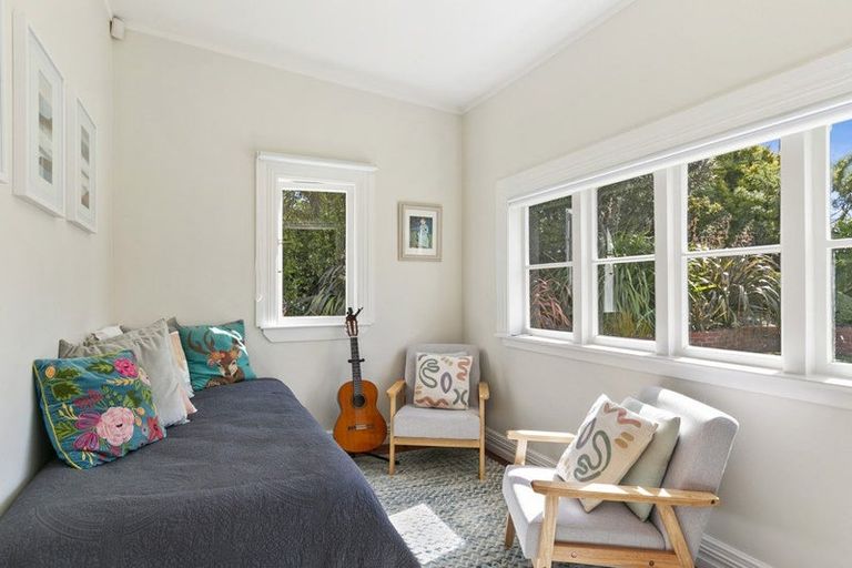 Photo of property in 8 Clifford Road, Johnsonville, Wellington, 6037