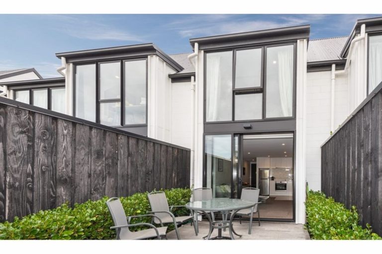 Photo of property in 1036b Colombo Street, St Albans, Christchurch, 8014