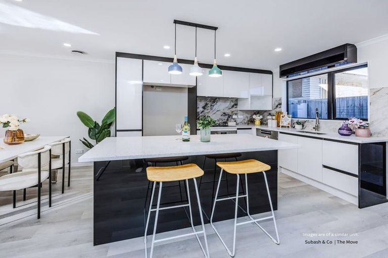 Photo of property in 38d Seymour Road, Sunnyvale, Auckland, 0612
