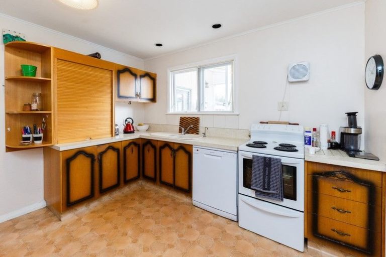 Photo of property in 14 Nairn Crescent, Awapuni, Palmerston North, 4412