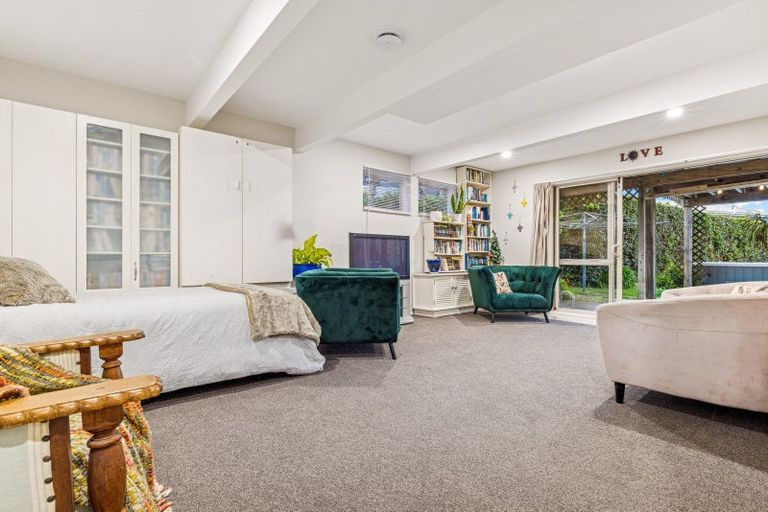 Photo of property in 1410 Whangaparaoa Road, Army Bay, Whangaparaoa, 0930