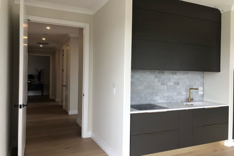 Photo of property in 10 Te Awa Place, Red Beach, 0932