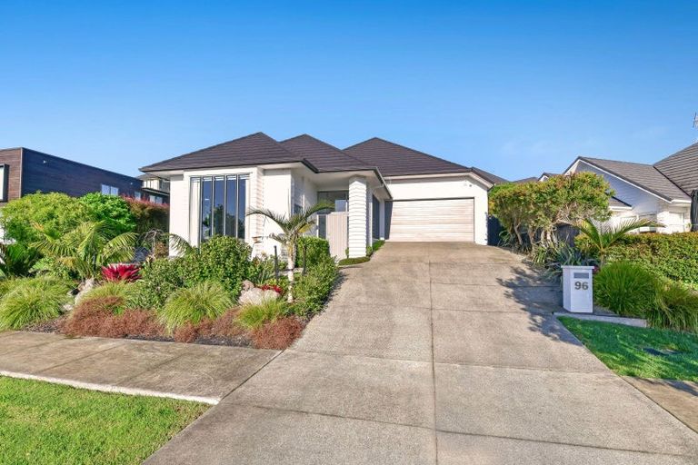 Photo of property in 96 Arran Point Parade, Orewa, 0931