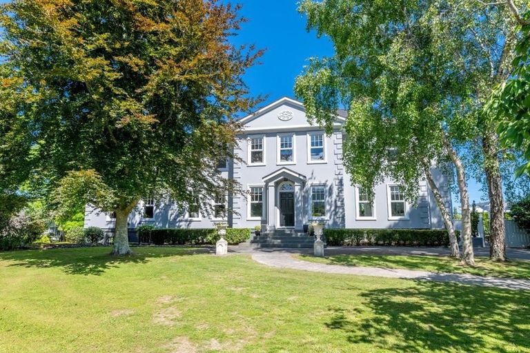 Photo of property in 15 Richmond Avenue, Waikanae, 5036