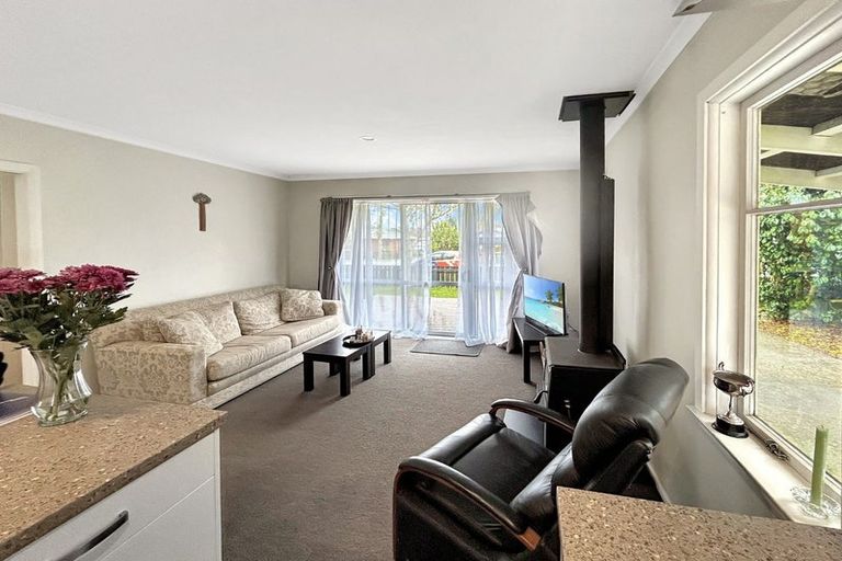 Photo of property in 3 Lincoln Road, Carterton, 5713