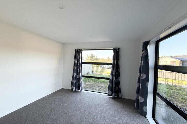 Photo of property in 32 Miromiro Street, Broomfield, Christchurch, 8042