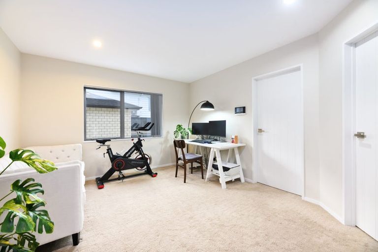 Photo of property in 10 Sauvignon Avenue, Ranui, Auckland, 0612