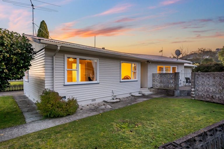 Photo of property in 16 Longfellow Street, Trentham, Upper Hutt, 5018