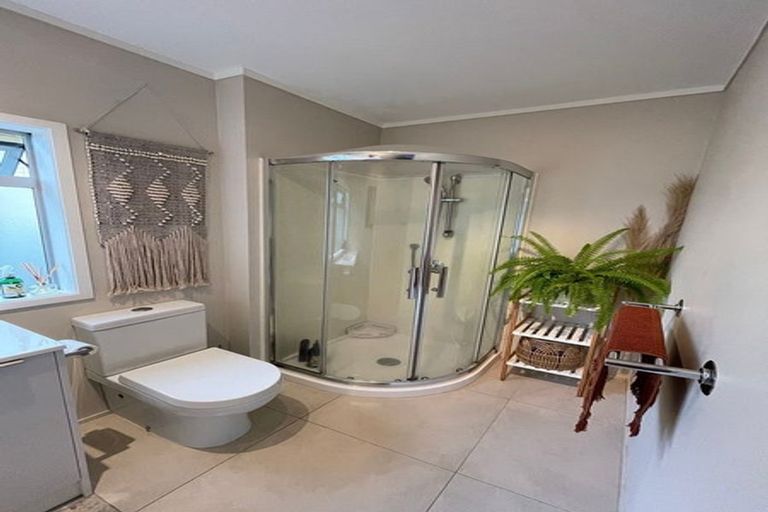 Photo of property in 3 Miro Street, New Lynn, Auckland, 0600