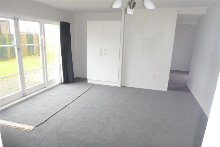 Photo of property in 43 Hallberry Road, Mangere East, Auckland, 2024