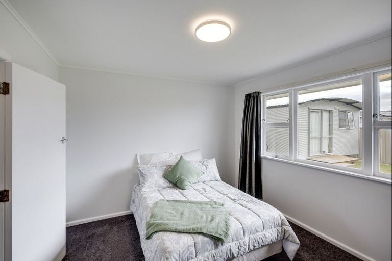 Photo of property in 37 Merton Crescent, Pirimai, Napier, 4112