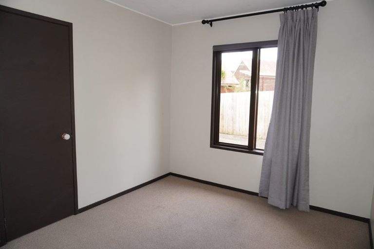 Photo of property in 16 Baltimore Place, Forrest Hill, Auckland, 0620