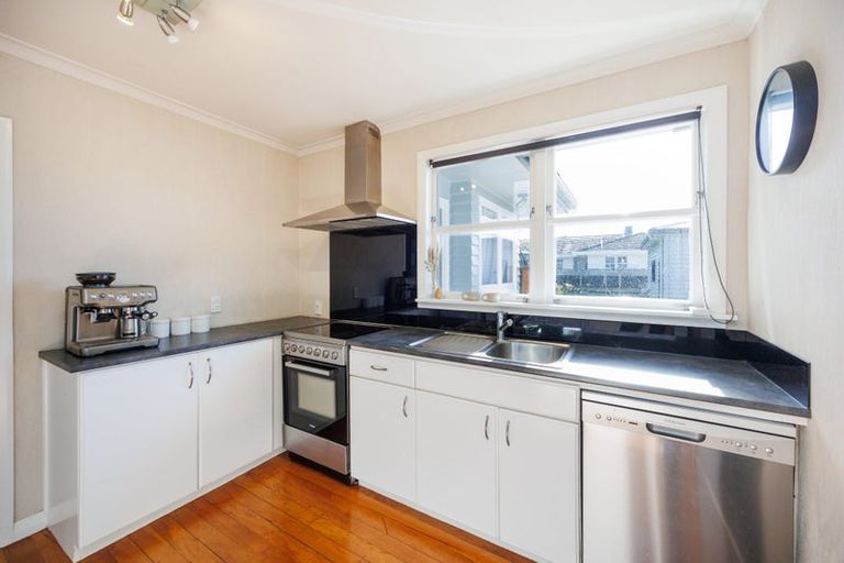 Photo of property in 7 Liverpool Street, Takaro, Palmerston North, 4412