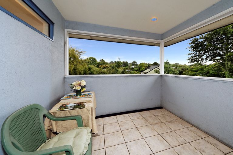 Photo of property in 35 Chamari Close, Titirangi, Auckland, 0604